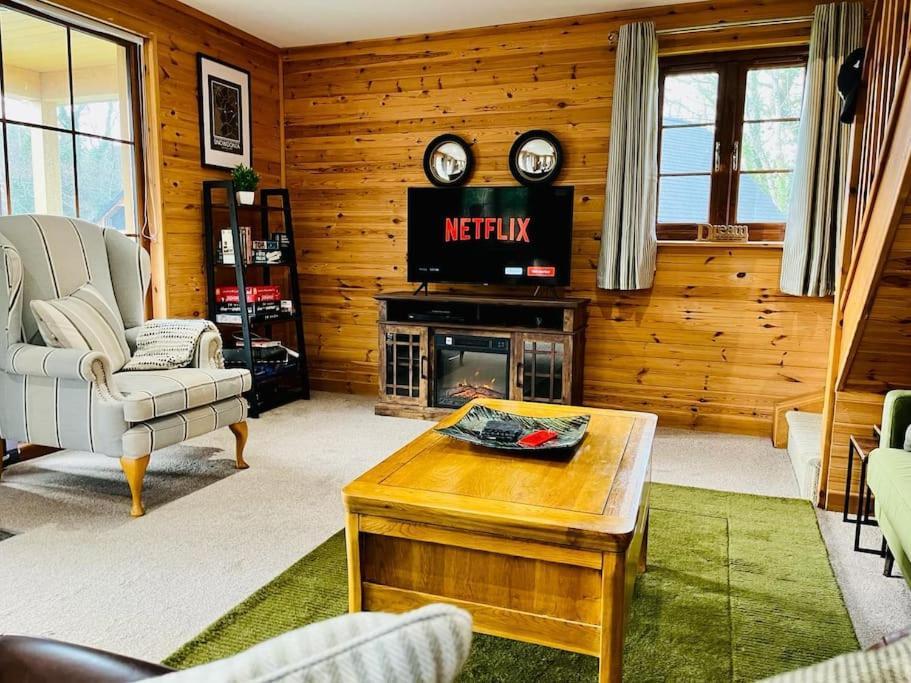Artro Lodge Luxury 3 Bedroom, 3 Bathroom & Hot Tub Llanbedr  Eksteriør bilde