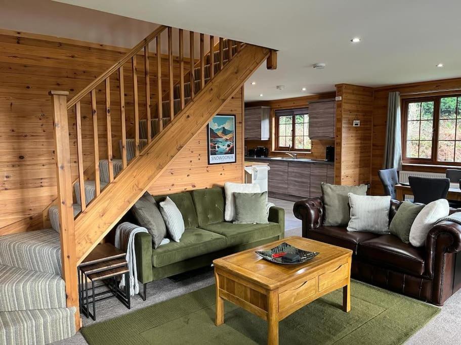 Artro Lodge Luxury 3 Bedroom, 3 Bathroom & Hot Tub Llanbedr  Eksteriør bilde