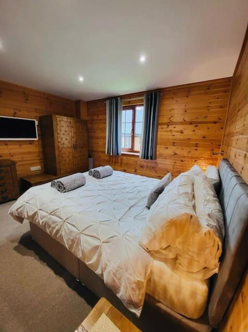 Artro Lodge Luxury 3 Bedroom, 3 Bathroom & Hot Tub Llanbedr  Eksteriør bilde